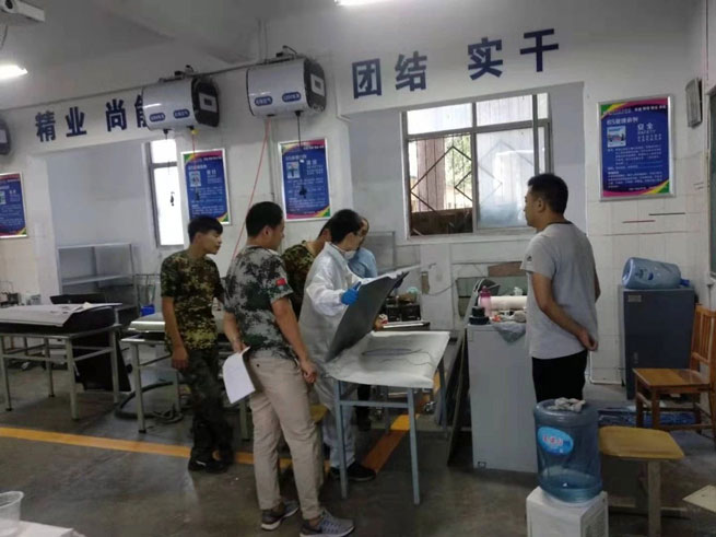 Dòng chà nhám không bụi rmc bước vào các trường cao đẳng.